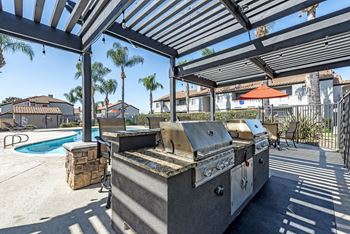 Community bbq grills at sedona apartments